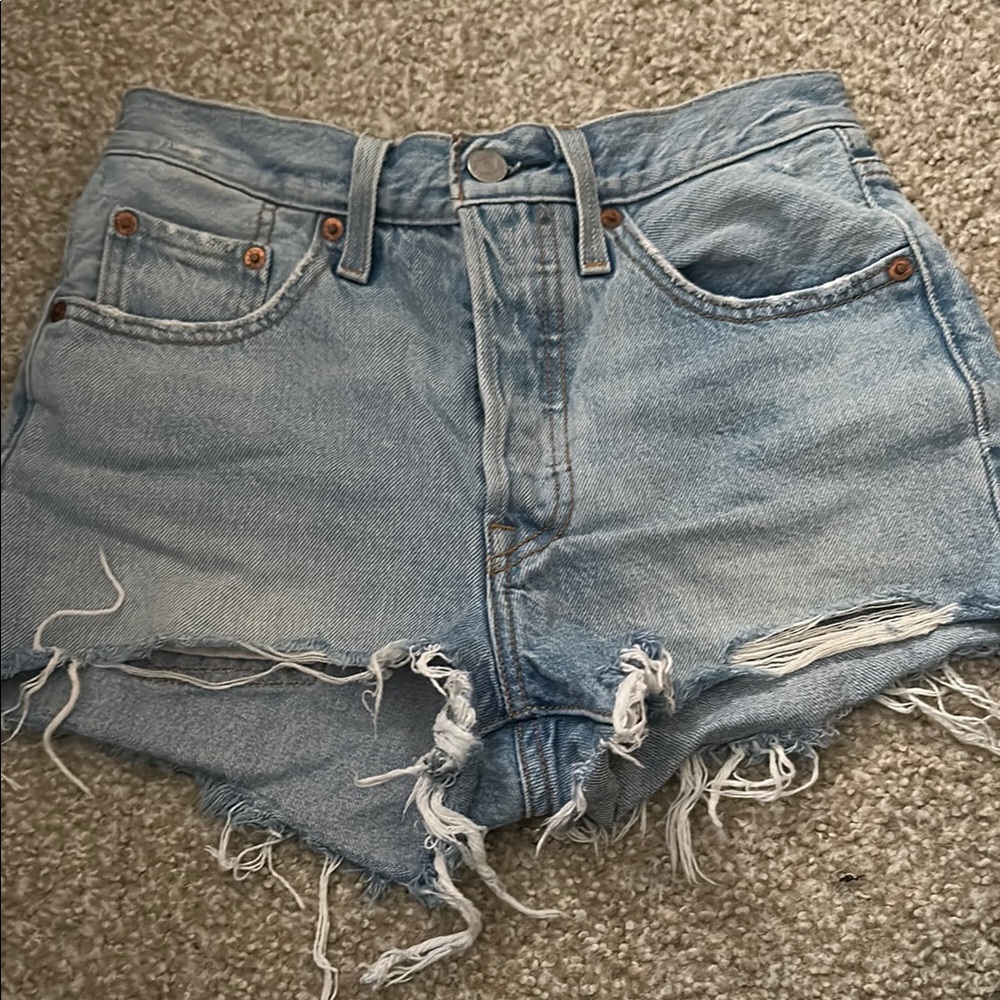 Levi’s 501 Distressed Women Shorts